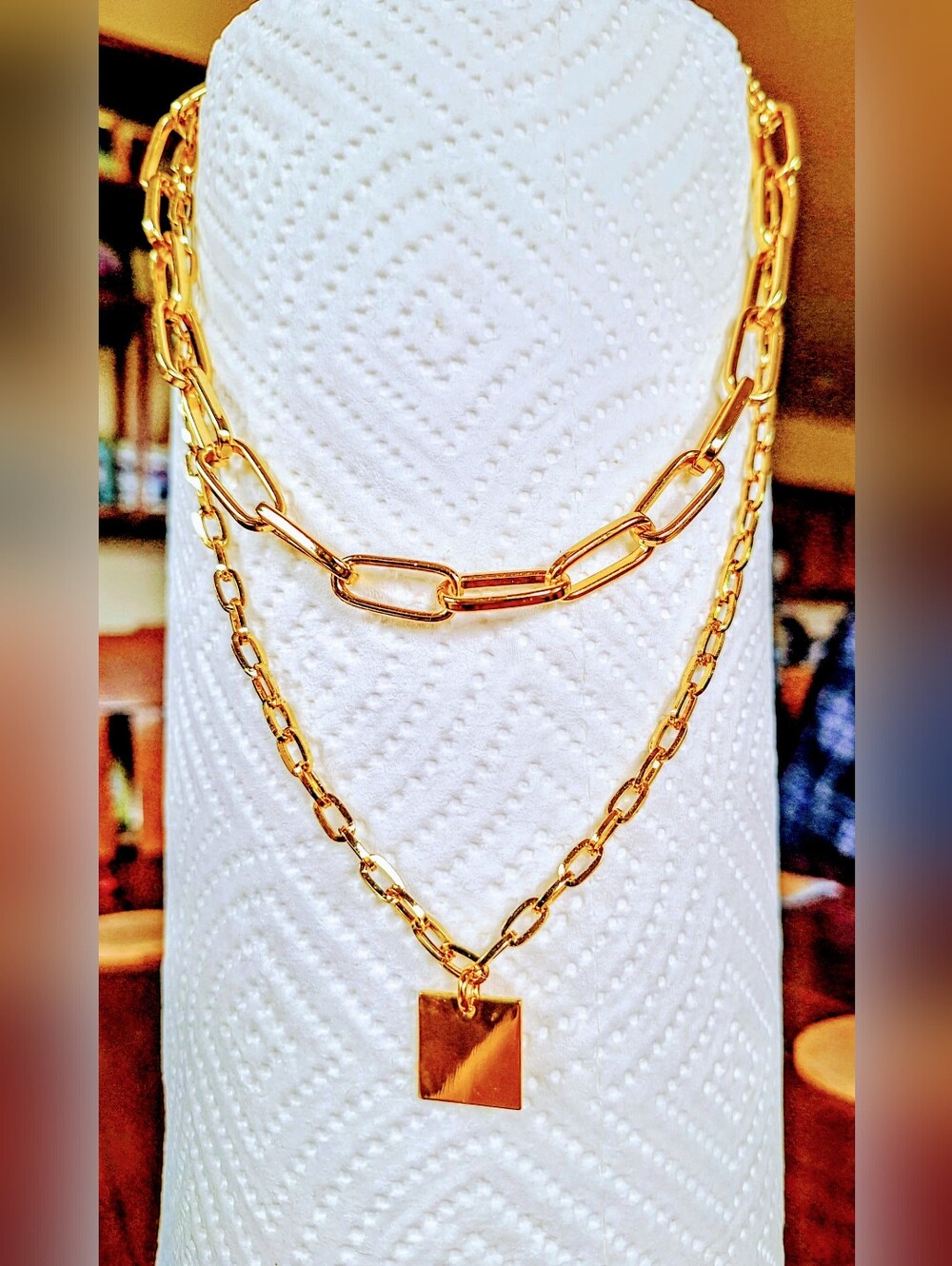 NWOT Elegant Layered Gold Chain Necklace with Square Pendant